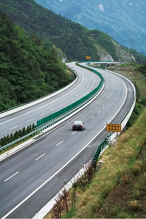 济(南)广(州)高速公路安徽岳西至潜山段